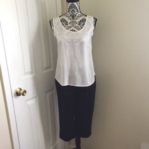 NWOT BLACK PANTS CAPRI